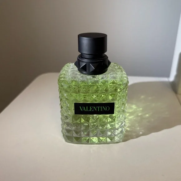 Valentino Donna Born in Roma Green Stravaganza Eau de Parfum - Picture 6 of 7